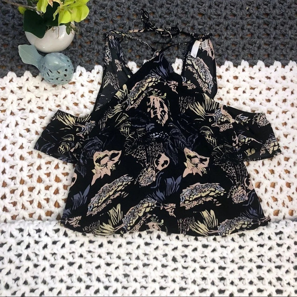 BP Nordstrom | Floral Cold Shoulder Top NWT - Picture 3 of 7